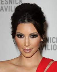 8 Celebrities Who Wear Too Much Makeup Kim Kardashian Makeup Looks Kim Kardashian Makeup Kardashian Makeup