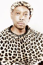 Misuzulu zulu is a south african zulu prince and the eldest son of king goodwill zwelithini and queen mantfombi dlamini. Datei Hrh Prince Lethukuthula Zulu In His Regal Zulu Attire Jpg Wikipedia