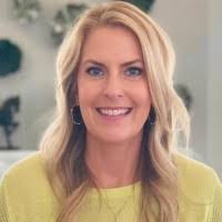 Libby Powers's Instagram, Twitter & Facebook