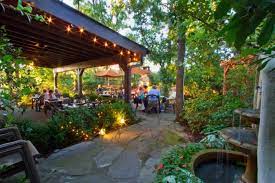 The Patio At This South Carolina Restaurant Is Perfect For Dining Al Fresco Pawleys Island Restaurants South Carolina Beaches Pawleys Island South Carolina