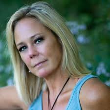 Shelley Saban's Instagram, Twitter & Facebook