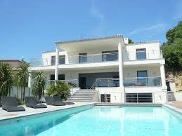 Beautiful Villa With Pool In Antibes