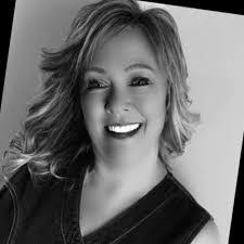 Ashley Stoltz's Instagram, Twitter & Facebook