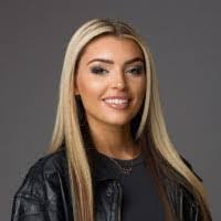 Whitney Hearn's Instagram, Twitter & Facebook