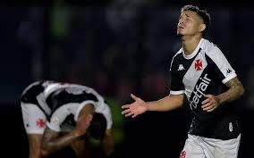 Paulo Henrique, Adson, Andrés Gómez e Robert Renan devem ser poupados contra o Santa Fe