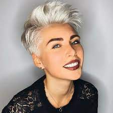 Haben Sie Alle Weisse Haare Farben Versucht Diese Beispiele Kuhlen Kurze Frisuren Sind Vor Allem Bestimmt Fu Kurze Weisse Haare Coole Frisuren Kurzhaarfrisuren