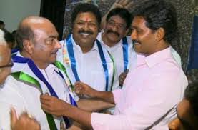 Superhit Director Kodandarami Reddy Now A Ysrcp Member #alithosaradaga #telugushow #etvwinali interviews prominent director a.
