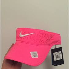 Pin By Ingri De Rojas On Gorras In 2021 Nike Women Pink Visor Nike Visor