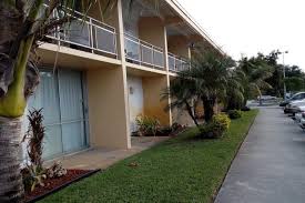 Book online now for your stay in hollywood gateway inn, one of the best low cost hostels in fort lauderdale, starting from null eur per person. Hotel In Hollywood Hollywood Gateway Inn Ticati Com