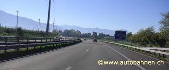 Juli 2020, ging auf der einsatzzentrale der kantonspolizei eine meldung von einem fahrzeugbrand auf der a13 bei splügen ein. Autobahnen Der Schweiz