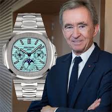 The French business man Bernard Arnault the founder of Louis Vuitton brand  , was spotted wearing Patek Philippe Nautilus Perpetual Calendar with the Tiffany  dial . #audemarspiguet #jacobandcowatches #jewelerylover  #patekphilippewatch #jeweleryoftheday ...
