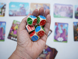 Yatzy engancha a los jugadores con su variación de combinaciones y diversidad. Juegos Con Ninos En Casa El Rey De Los Dados Baballa Un Blog De Familiababalla Un Blog De Familia