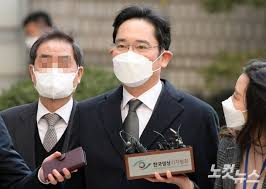Jun 09, 2021 · 송영길 띄운 '이재용 가석방'···경영복귀 명줄, 박범계가 쥔다 중앙일보 입력 2021.06.09 05:00 수정 2021.06.09 08:47 인쇄 기사 보관함(스크랩) 글자 작게. Dxu4smws7wjkcm
