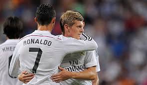 In madrid wohnte toni kroos lange hecke an hecke mit cristiano ronaldo. Real Madrids Toni Kroos Sieht Cristiano Ronaldo Als Weltfussballer Des Jahres 2017
