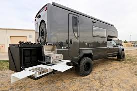 Earth Roamer Builds Custom Ford F550 Expedition Vehicles That Combine The Best In Off The Grid Capability W Expedition Vehicle Luxury Campers Adventure Campers