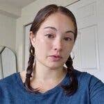 Amy Capell's Instagram, Twitter & Facebook