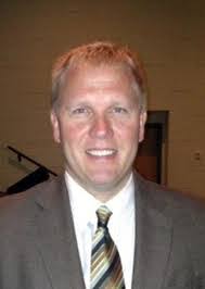 Tom Capelle's Instagram, Twitter & Facebook