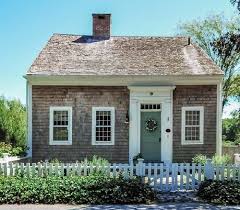 The Oldest House For Sale On Cape Cod Wants 575k Cape Cod Style House Cape Cod Exterior Cottage Exterior