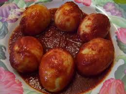 Menu yang dapat dikonsumsi adalah 2 butir telur rebus, tomat, secangkir susu rendah lemak, 2 butir tomat. Kalori Sambal Telur Rebus