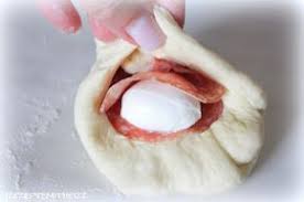 Diese Pizza Balle Sind Leicht Zu Machen Fur Ein Handfood Abendessen Appetizer Party Snack Zum Mitnehmen Fur Pizza Ball Snacks Fur Party Fingerfood Rezepte