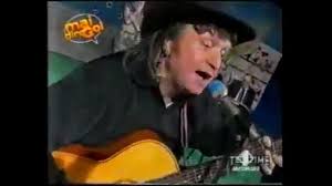 Michael Jimmy Bill durante una delle sue grandi esibizioni