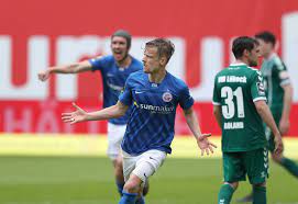 Wir sind davon überzeugt, dass bereits viel darüber geschrieben, diskutiert und gestritten wurde, was die vorzüge und nachteile der unsäglichen relegationsregelung sind. 3 Liga Hansa Rostock Ist In Die 2 Bundesliga Aufgestiegen Der Fc Ingolstadt Geht In Die Relegation