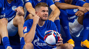 Unsere prognose im kiel schalke tipp ist, dass die hausherren in die noch vorherrschende unsicherheit des absteigers stechen und gewinnen. 2 Bundesliga Mit Schalke Hsv Werder Bremen Das Sind Die Favoriten Auf Den Aufstieg Der Spiegel