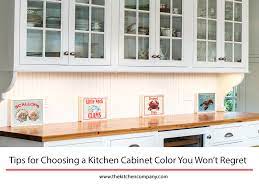 Knowing how to choose kitchen cabinet colors makes the remodeling process more manageable. Tips For Choosing A Kitchen Cabinet Color You Won T Regret The Kitchen Company