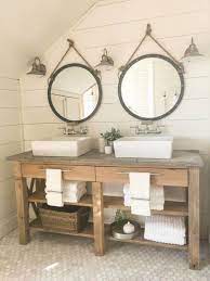 Define a cozy air in any bathroom similar to this farmhouse / country design from #wayfaircahome. 14 Rustikale Mobelideen Zu Handen Ein Gemutliches Kurbad Ein Gemutliches Handen Kur Farmhouse Bathroom Decor Farmhouse Master Bathroom Bathroom Vanity Decor