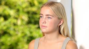 Kristy Appleton's Instagram, Twitter & Facebook