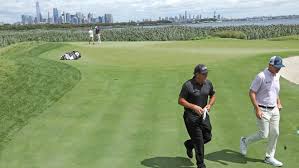 Here you will find all the golfer's scores and rankings, as well as day, time, and location of the event. P2sgumeuwy6cnm