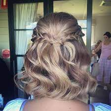 Pin curls might seem impossible when your hair is less than three inches long, but don't let that discourage you —as zendaya showed, they're actually totally. Wedding Guest Upstyle Braids Hair Wedding Shorthairupdo Curls Weddinghair Cute Hairstyles For Short Hair Upstyles For Short Hair Short Hair Updo