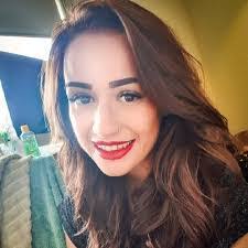 Amelia Smallwood's Instagram, Twitter & Facebook