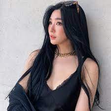 Subtle dark auburn reds and bright cherry red: 10 Most Popular Korean Hair Colors