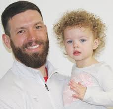 Gillman changing feathers