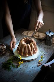La ciambella alle noci è una torta per gli amanti della frutta secca: Ciambella Alle Nocciole E Caffe Coffee Hazelnut Bundt Cake Frames Of Sugar Fotogrammi Di Zucchero