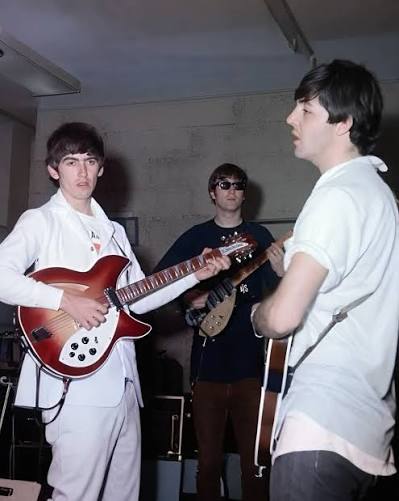 Paul McCartney playing Elvis's bass!