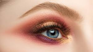 How to apply makeup on face step by step with pictures. How To Apply Eyeshadow And Blend Like A Makeup Artist Mamabella