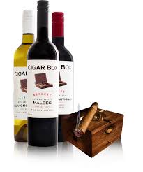 Husband Or Coworker Gift With A Cigar To Go With It Rượu Vang Rượu
