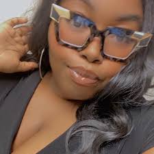 Notorious B.I.G.'s mother, Voletta Wallace to Rolling Stone: “I hope that I  see Sean [Combs] one day and the only thing I want to do is slap the  daylights out of him.