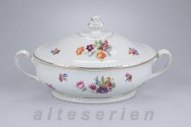 After twenty years the factory employeed 1,400 employees. Ragout Terrine Tielsch Altwasser Reliefform Deutsche Blume 3341 Online Kaufen Bei Alteserien De