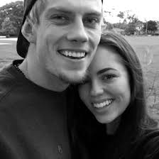 ️ (@logansjawline)