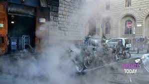 Sul posto sono intervenuti i vigili del fuoco del comando di firenze e al momento l'incendio risulta sotto controllo. Incendi Notizie Su Firenzetoday