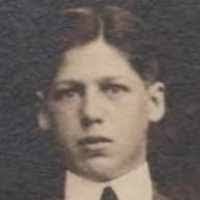 Edward Grimsley's Instagram, Twitter & Facebook