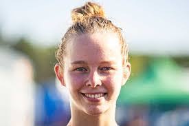 Lisa Baring's Instagram, Twitter & Facebook