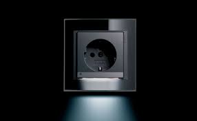 Das bedeutet, dass sie hier eine 1er steckdose bekommen, die meist aus. Die Gira Schuko Steckdose Mit Led Orientierungsleuchte
