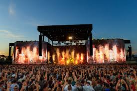 The 2019 coachella music and arts festival will mark the 20 year anniversary of the coachella music and arts festival in indio, california. Coachella 2019 Stage Times Line Up And How To Watch