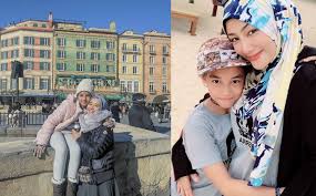 Erra fazira was born on february 9, 1974 in sungai choh, rawang, selangor, malaysia as fazira wan chek. Anak Bercuti Bersama Bekas Suami Netizen Puji Kemesraan Erra Fazira Laudya Cynthia Bella Gempak