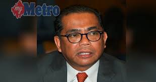 Apa beza dun dan parlimen dan oleh disusuli dengan soalan berkaitan adun, tugas ahli parlimen, kabinet, dewan rakyat, dewan negara, senator, speaker, sistem penyampaian. Tanding Di Dun Dan Parlimen