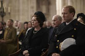 Twórcy opublikowali pierwsze zdjęcie z nadchodzącego do netflixa trzeciego sezonu serialu the crown. The Crown Czasy Sie Zmieniaja Kulturalne Media